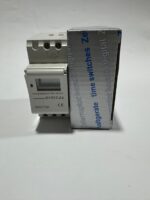 Digital timer switch AHC15A front view with box